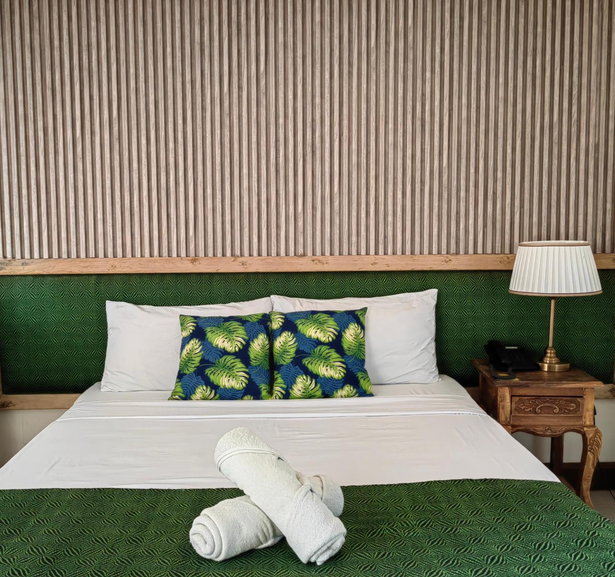 ホテル ザ パラシオ デ ラオアグ 部屋 写真